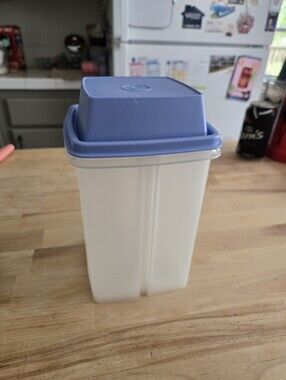Vintage Tupperware Pick-A-Deli Pickle Keeper Container 1560-2   3 Pieces  Blue